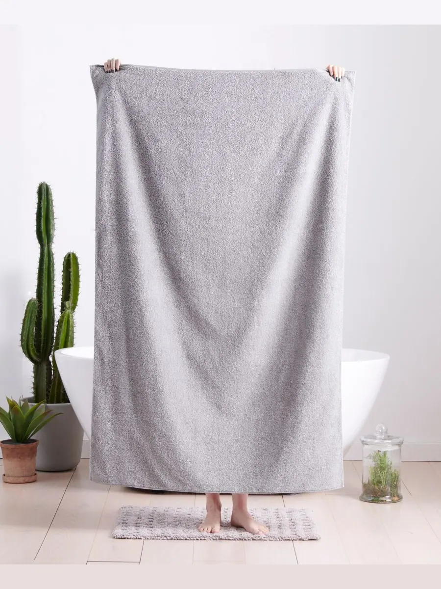 Банное полотенце Zero Twist, 39" x 63" Uchino — изображение 3 из 3, серый