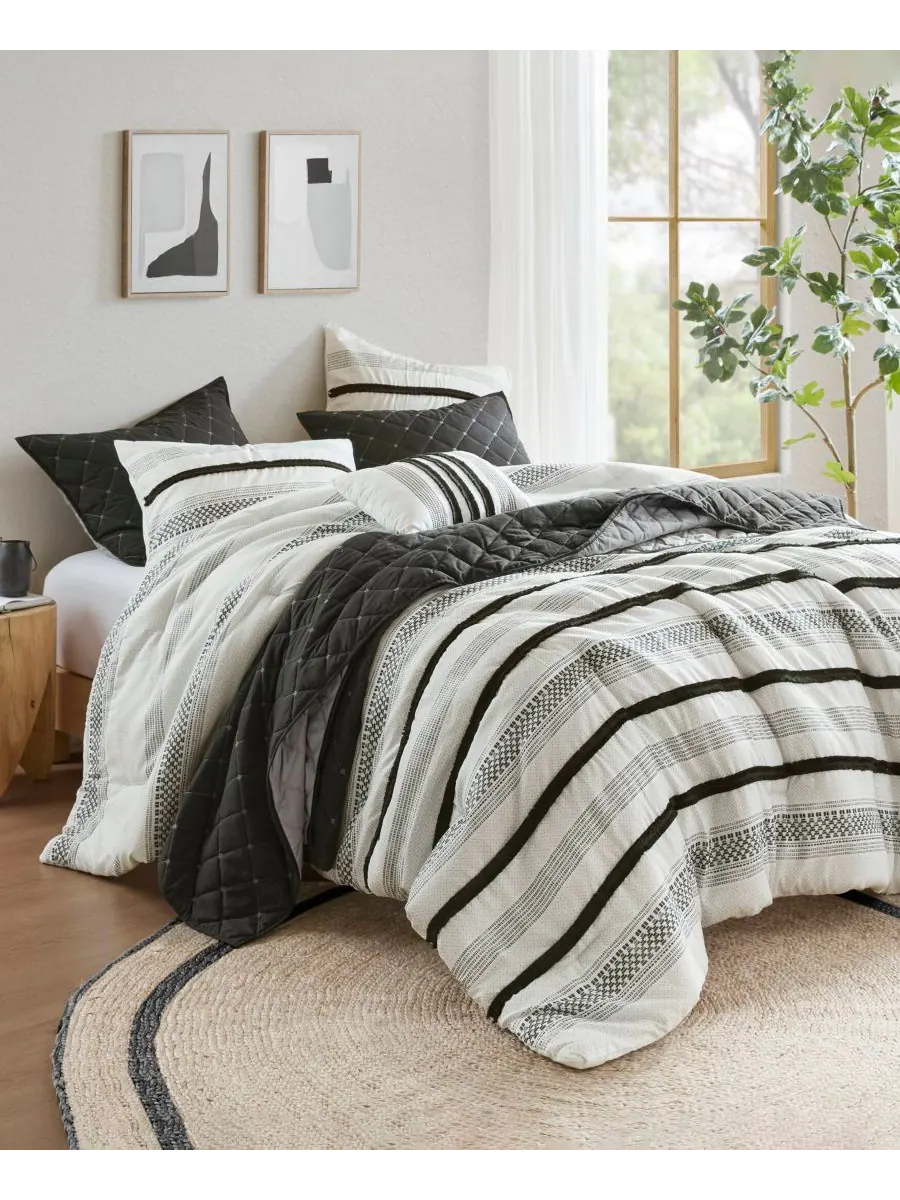 Комплект постельного белья Carolina Stripe из 7 предметов, размер Full/Queen Madison Park — изображение 2 из 8, черный