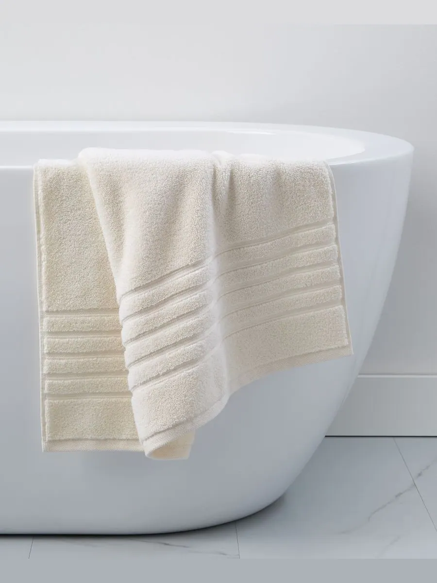 Банное полотенце Ultimate MicroCotton, 76 см x 137 см, Hotel Collection — изображение 2 из 5, белый