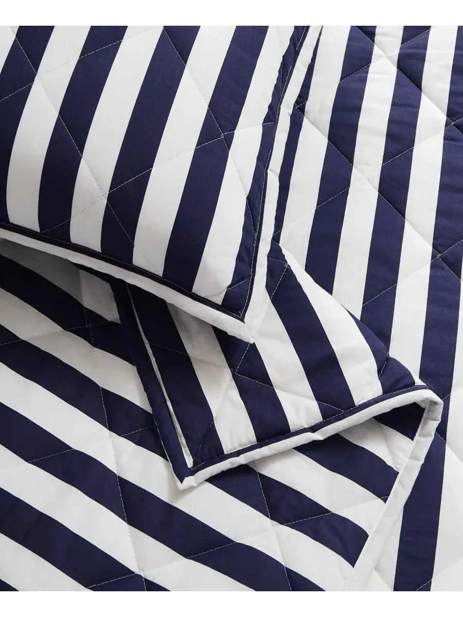 Комплект стеганого покрывала Levi Stripe, King Brooklyn Loom — изображение 6 из 6, белый темно-синий
