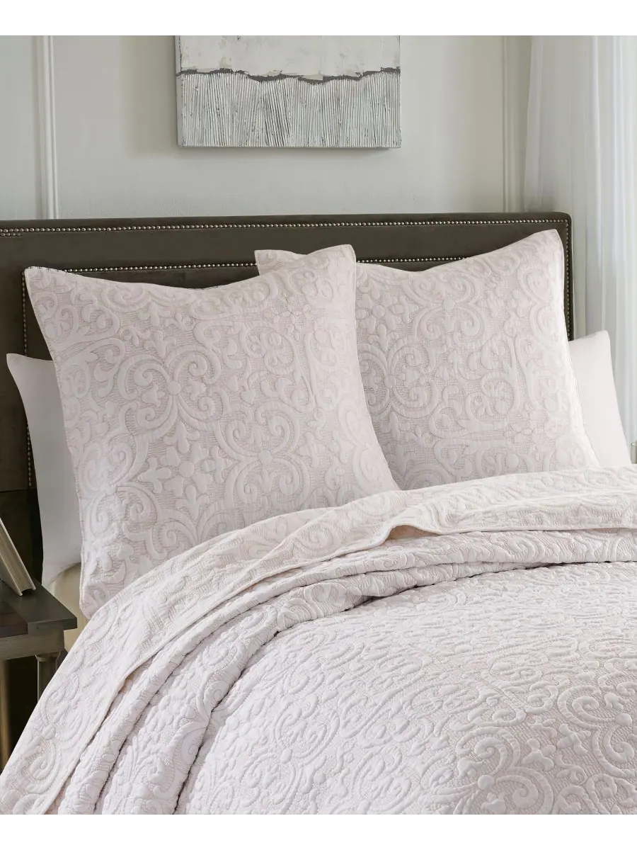 Комплект из двух наволочек Sherbourne Quilted Stitch, европейский стиль Levtex — изображение 2 из 3, бежевый