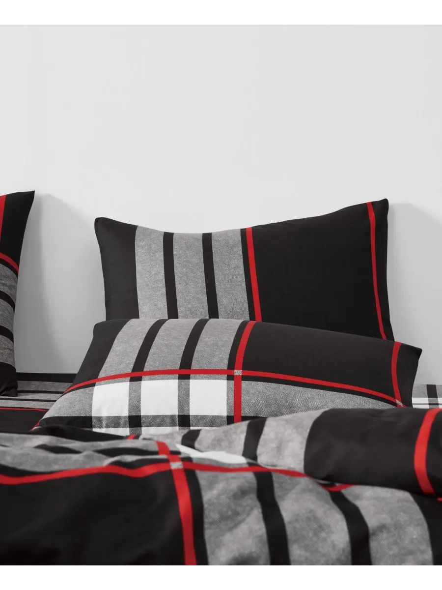 Комплект постельного белья Danbury Plaid из 3 предметов, размер King Truly Soft — изображение 2 из 5, черный