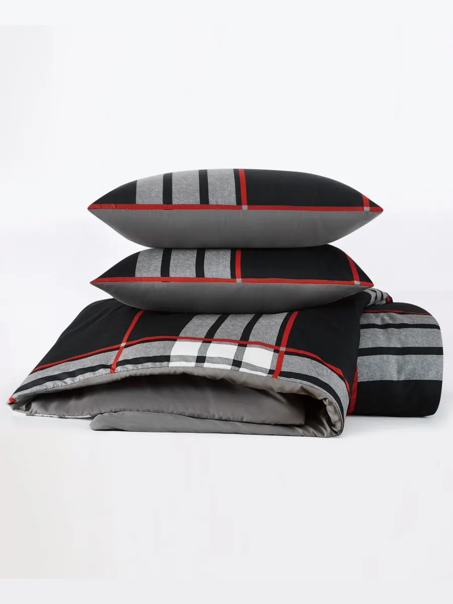Комплект постельного белья Danbury Plaid из 3 предметов, размер King Truly Soft — изображение 4 из 5, черный