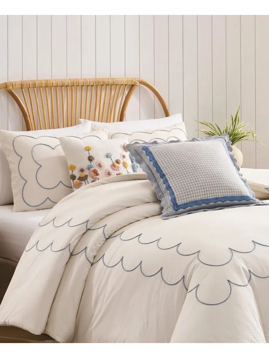 Комплект стеганого пододеяльника с воланами Daydream Scallop Peri Home — изображение 2 из 7