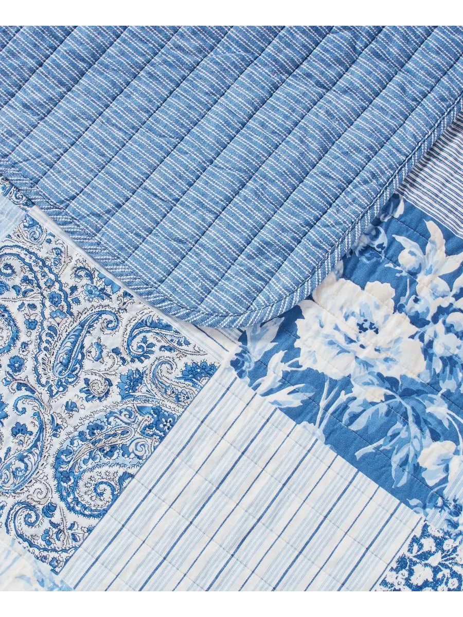 Двустороннее одеяло с узором «пейсли», комплект из 2 предметов, размер Twin Laura Ashley — изображение 4 из 4, яркий синий