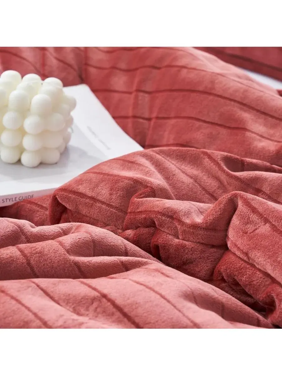 Комплект постельного белья Oversized Comforter Set Coma Inducer — изображение 4 из 4, красный