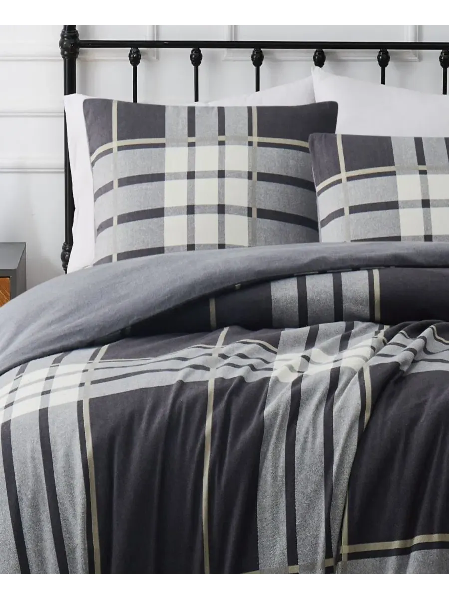Комплект стеганого фланелевого пододеяльника с наволочками Milo Plaid Truly Soft — изображение 3 из 4, серый