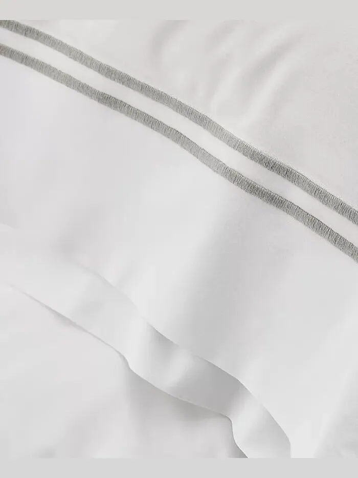 Простыни Grand Hotel Cotton, Королева SFERRA — изображение 2 из 2, белый/серебристый