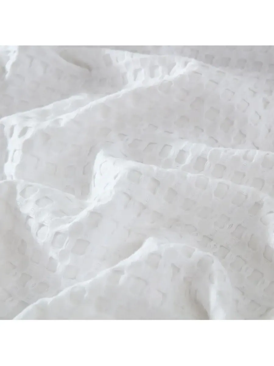 Уютный бамбуковый плед с вафельной текстурой Egyptian Linens — изображение 3 из 3, белый