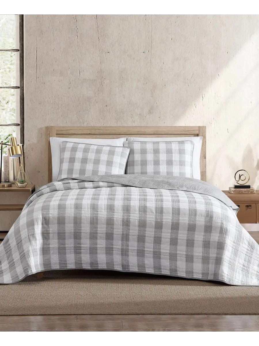Комплект постельного белья Lakehouse Plaid из 3 предметов, размер King Eddie Bauer — изображение 1 из 7, серый