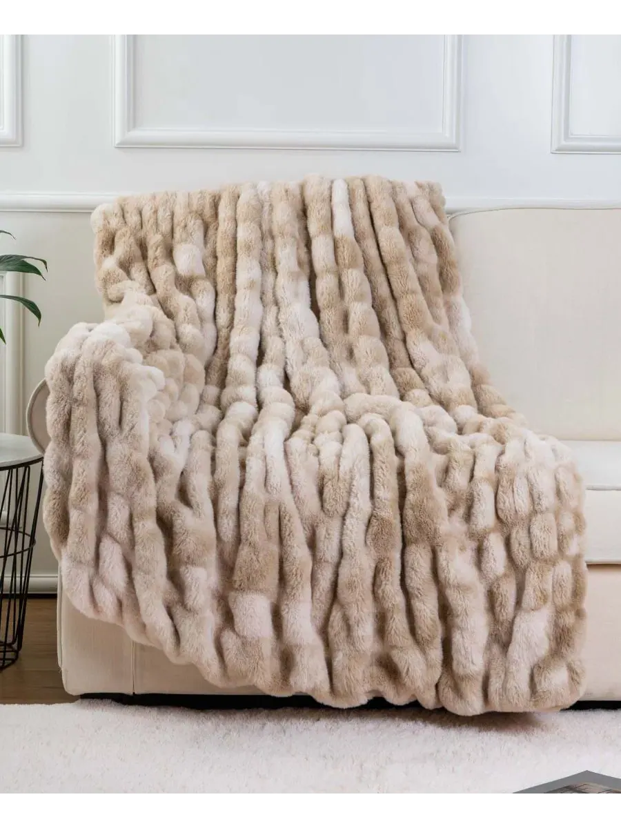 Плед из искусственного меха Fuzzy Faux Fur Throw, 150×125 см Happycare Textiles — бежевый