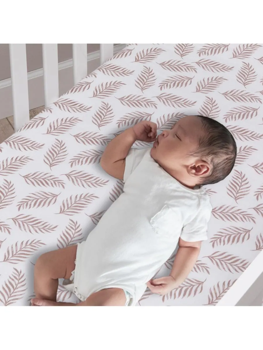Простыня на резинке из органического хлопка Baby Signature Taupe Leaves Print Lambs & Ivy — изображение 6 из 6, коричневый