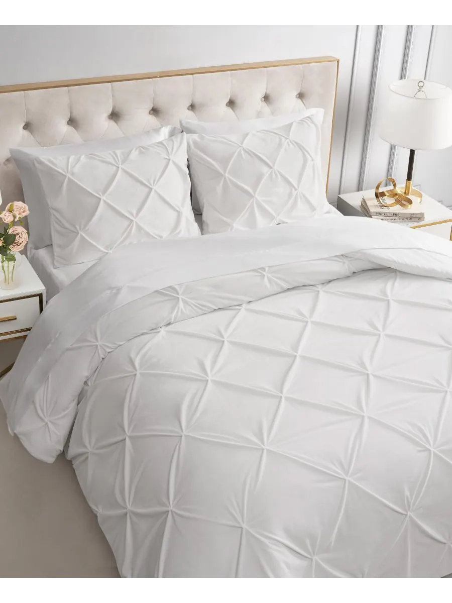 Комплект постельного белья Kiss Pleat Plush из 2 предметов, размер Twin/Twin XL Juicy Couture — изображение 3 из 6, белый