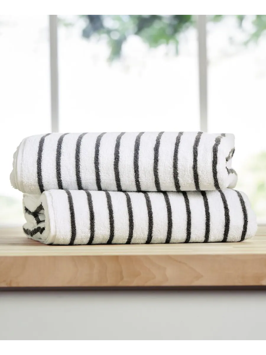 Набор из двух хлопковых пляжных полотенец Cabana Stripe, размер 30 x 70 дюймов Ienjoy Home — изображение 1 из 8, серый