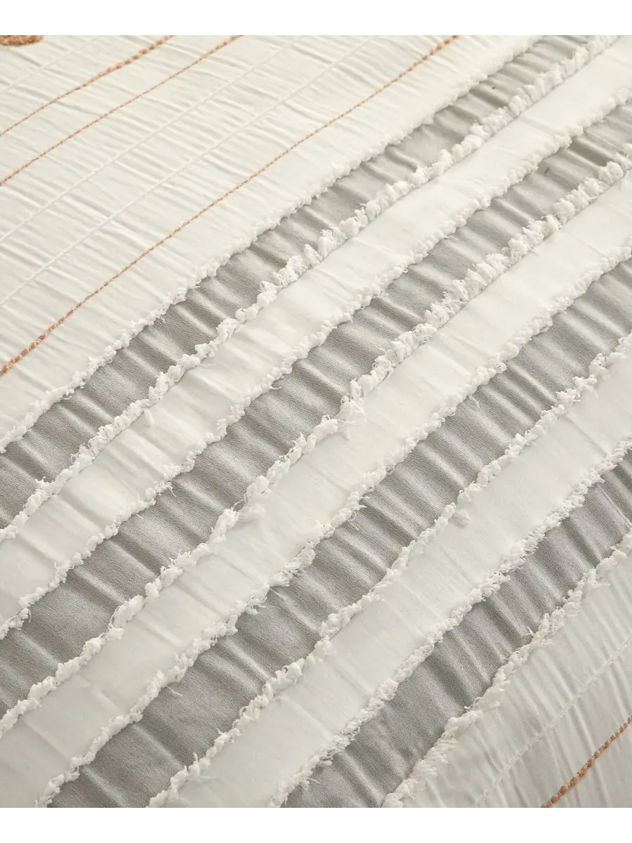 Комплект постельного белья Olga Geometric из 7 предметов, размер Queen Stratford Park — изображение 3 из 5, тауп