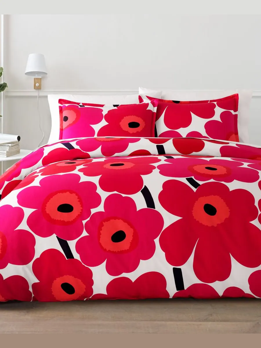 Двусторонний комплект постельного белья Unikko из 3 предметов, размер King Marimekko — изображение 2 из 3, темный красный