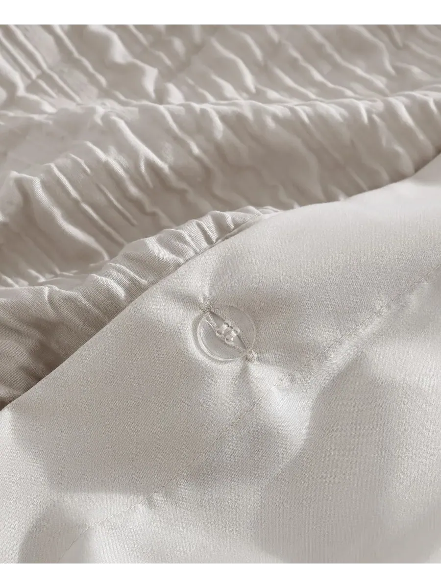 Комплект постельного белья Serenity Wavy Lines Beige Embossed, 3 предмета, размер King Kenneth Cole — изображение 10 из 10