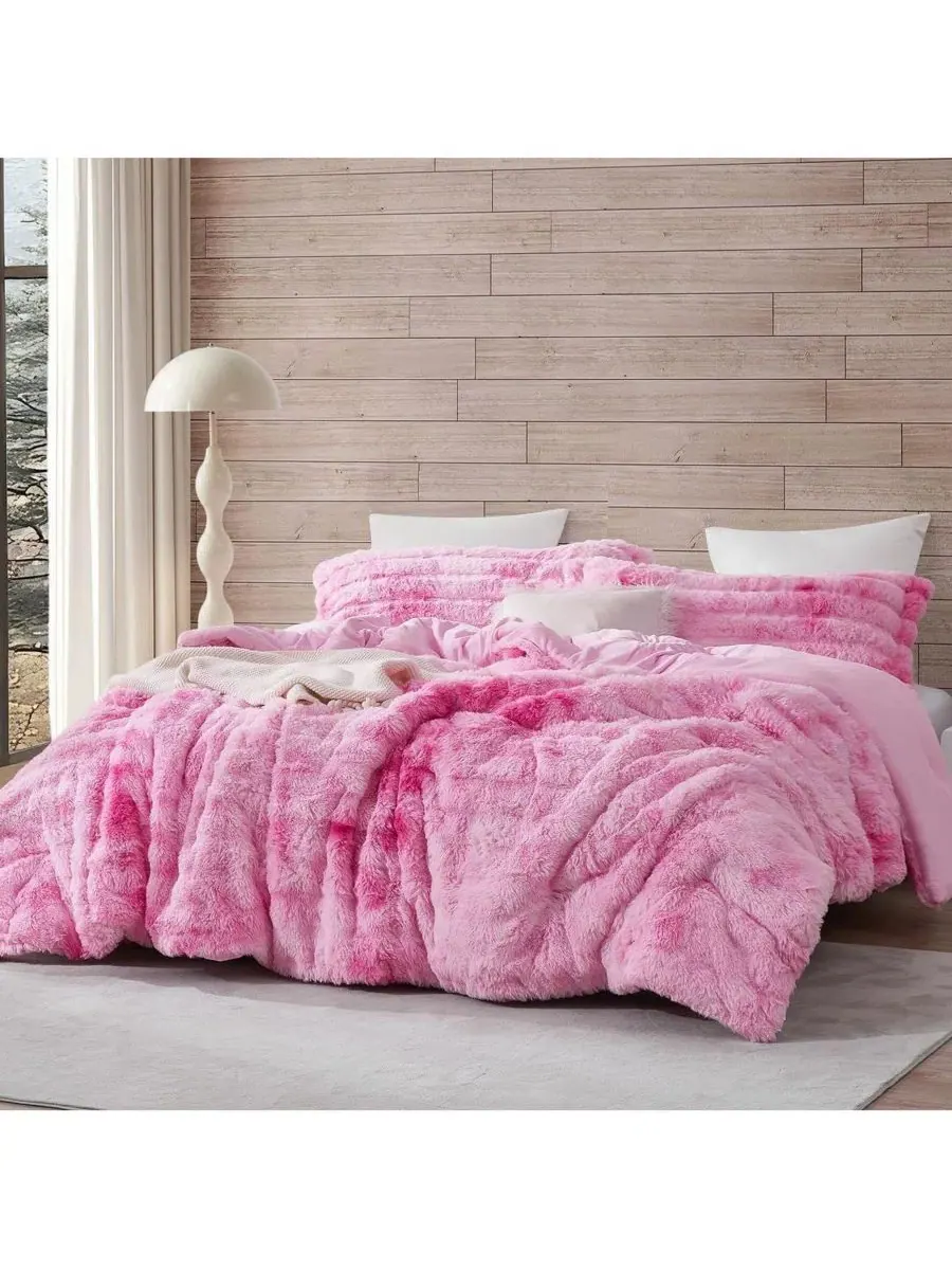 Комплект пухового одеяла Oversized из искусственного меха Snowball Chunky Bunny Coma Inducer — изображение 1 из 4, розовый