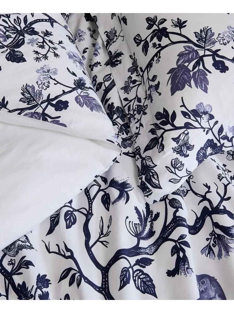Комплект пододеяльника Ava Floral из 3 предметов, Full/Queen Brooklyn Loom — изображение 5 из 5, белый синий