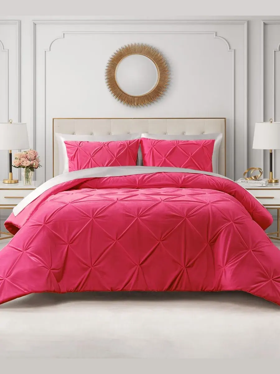 Комплект постельного белья Kiss Pleat Plush из 3 предметов, размер Full/Queen Juicy Couture — изображение 6 из 6, розовый