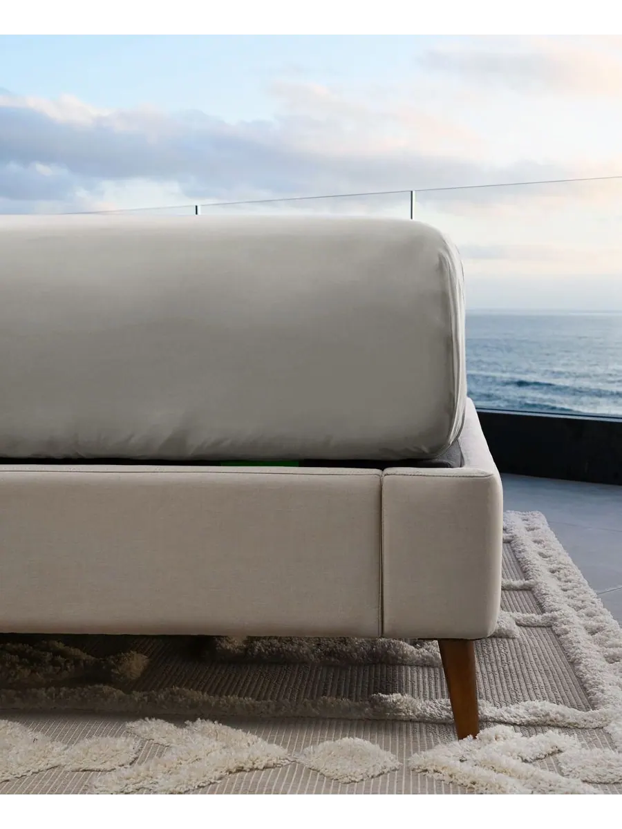 Комплект постельного белья Resort Sateen из терморегулирующей вискозы, 4 предмета Cariloha — изображение 7 из 8, серый