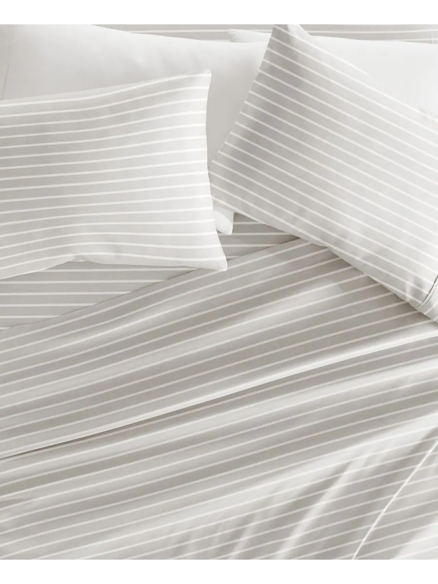 Комплект постельного белья Soft Lines из 4 предметов, размер King ienjoy Home — изображение 2 из 4, светлый серый