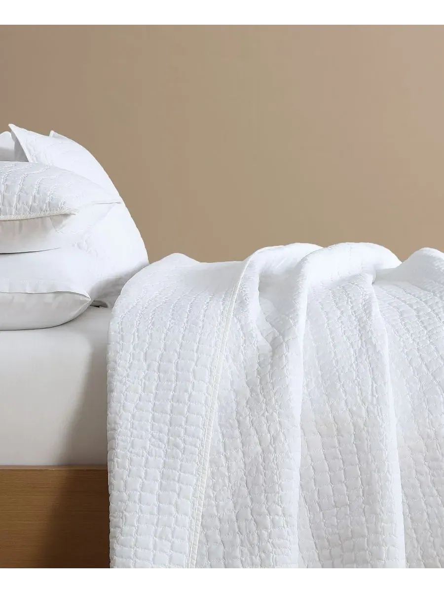 Комплект стеганого покрывала Croc Scale Cotton из 2 предметов, Twin Lacoste Home — изображение 2 из 7, белый