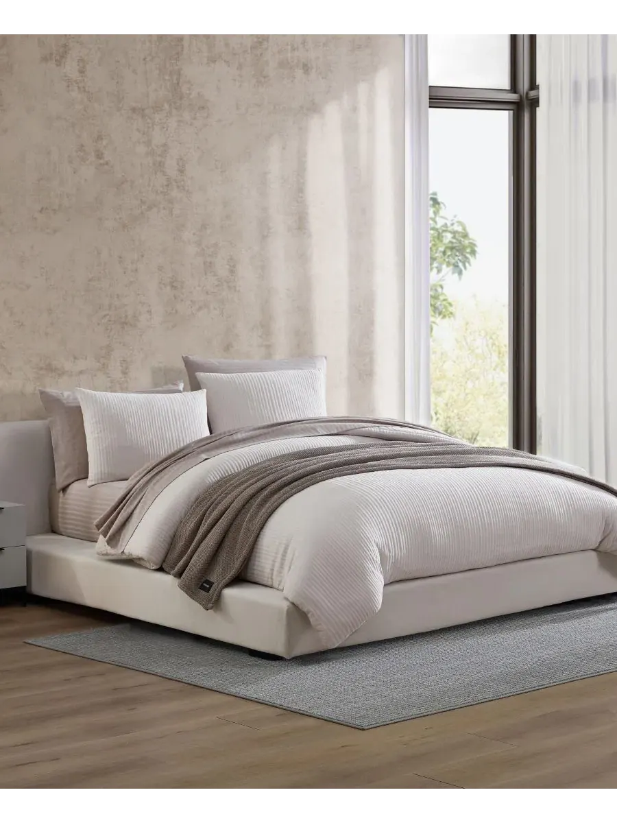 Комплект стеганого одеяла из шенилла Chenille Solid Comforter Set Vera Wang — изображение 7 из 8, коричневый