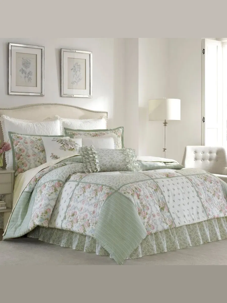 Комплект постельного белья с цветочным принтом Harper Cotton Reversible Laura Ashley — изображение 1 из 4, яркий зеленый