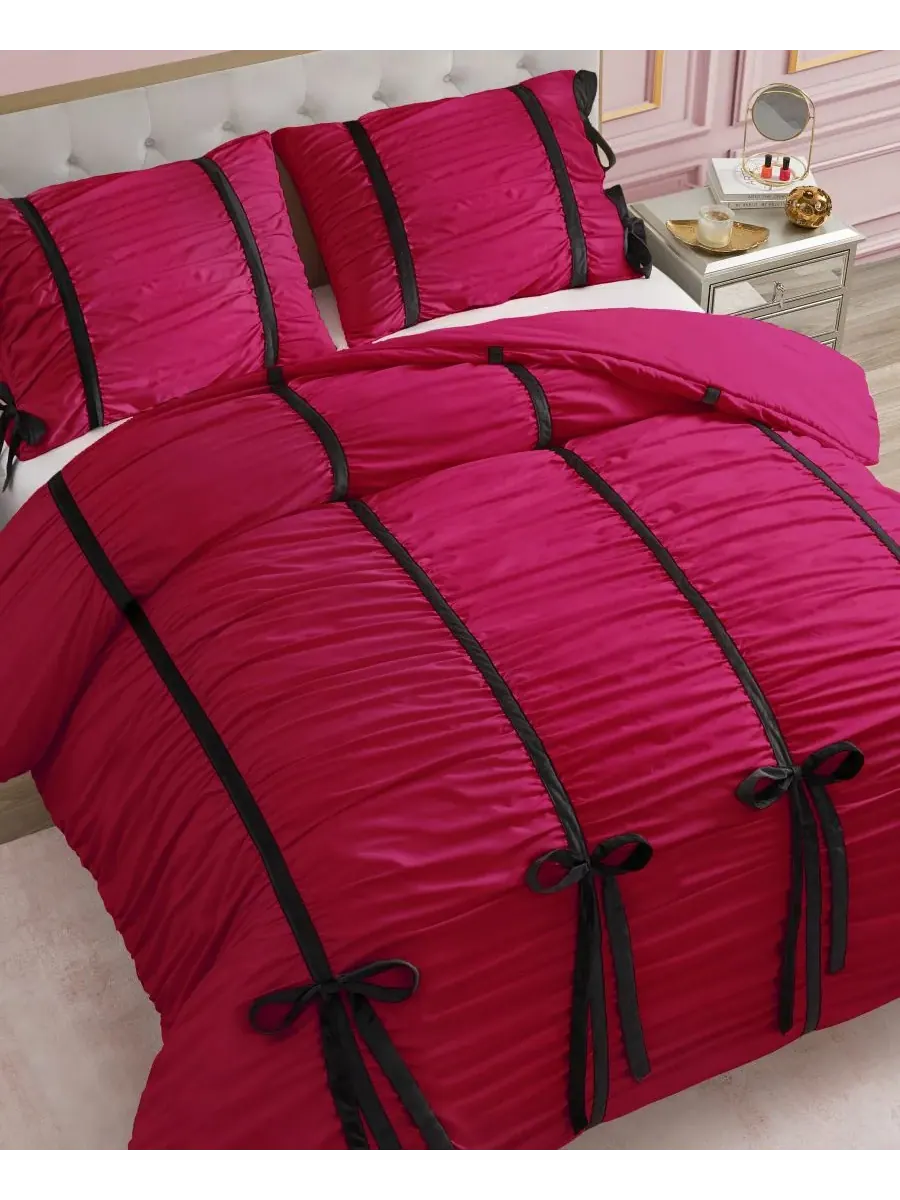 Комплект постельного белья Amelie Velvet Bows Ruched, 3 предмета, размер King Juicy Couture — изображение 3 из 7, розовый