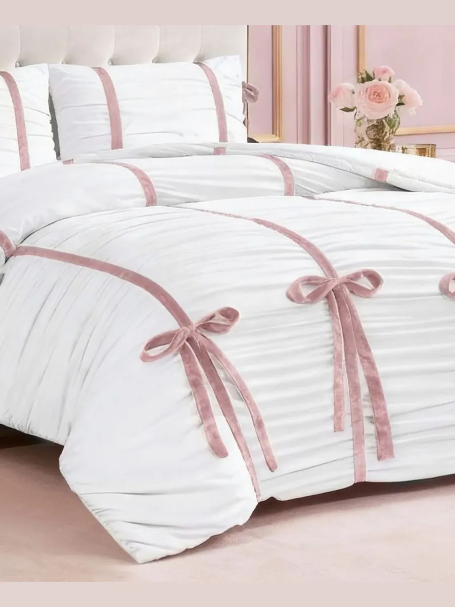 Комплект постельного белья Amelie Velvet Bows Ruched, 3 предмета, размер King Juicy Couture — изображение 2 из 7, белый