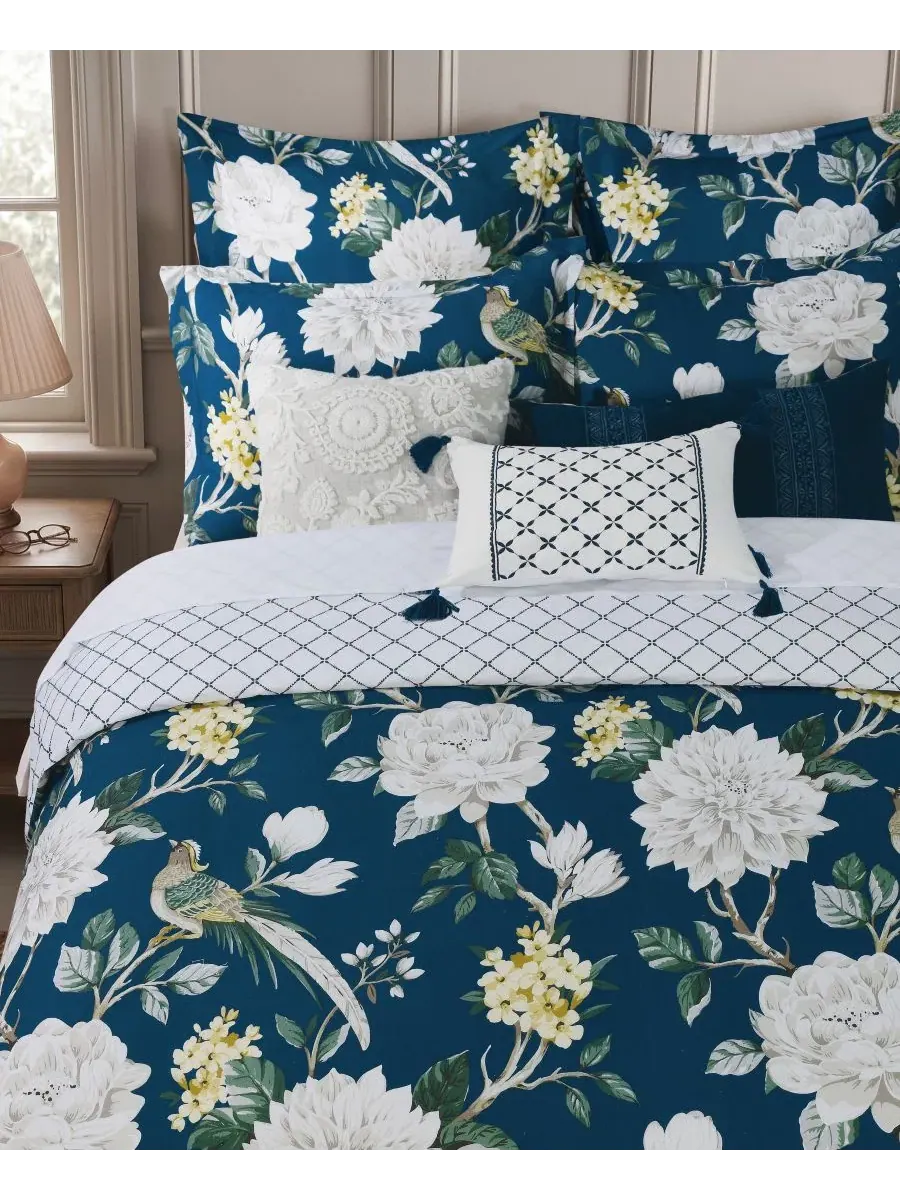 Комплект стеганого одеяла с пододеяльником Belvedere, King/California King Levtex Home — изображение 4 из 5, темно-синий