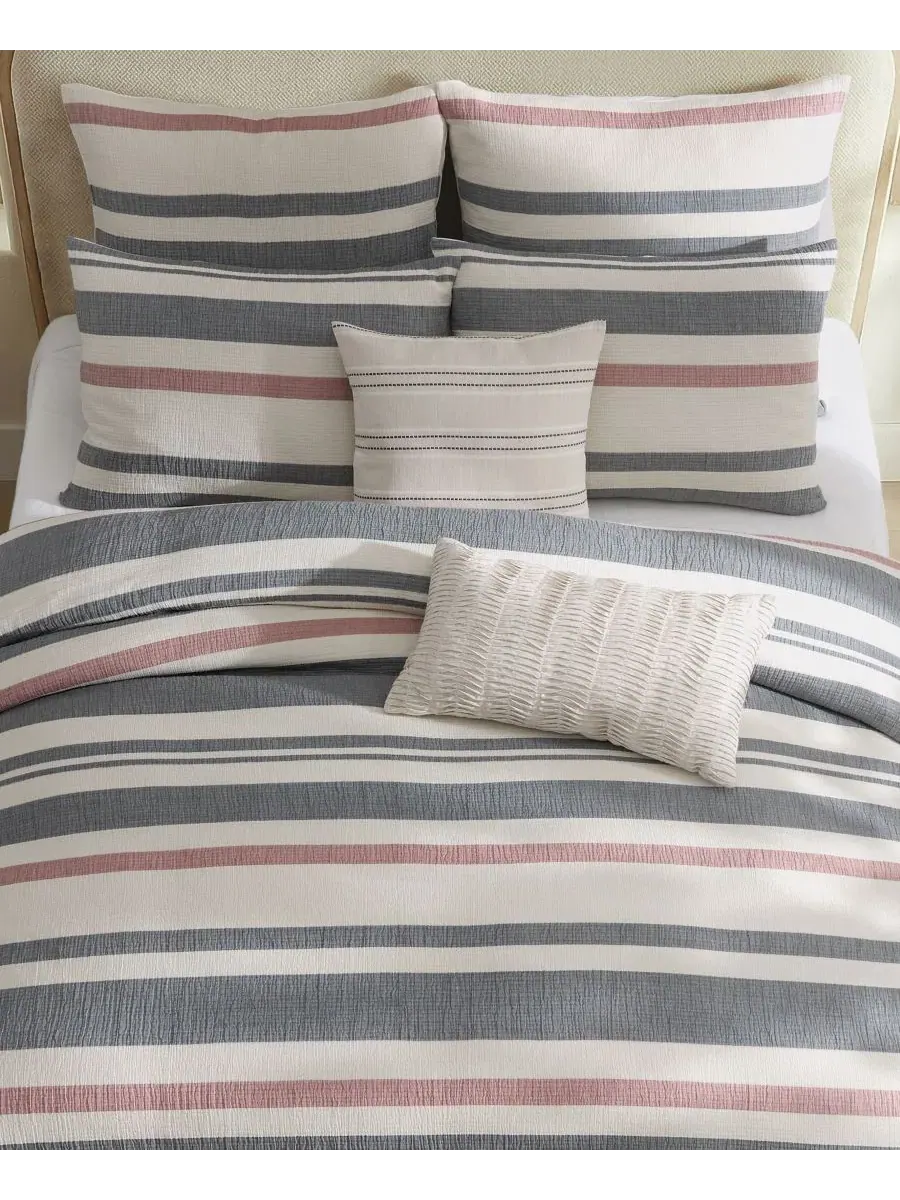 Комплект стеганого одеяла Pierre Textured, 3 предмета, King/California King Levtex Home — изображение 2 из 5, серый
