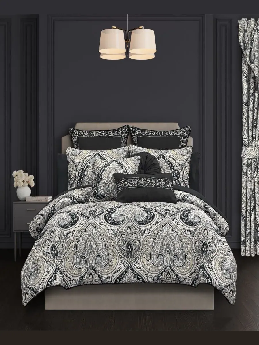 Комплекты постельного белья Messina Royal Court, черный, размер 18" Square Decorative Pillow — изображение 2 из 2