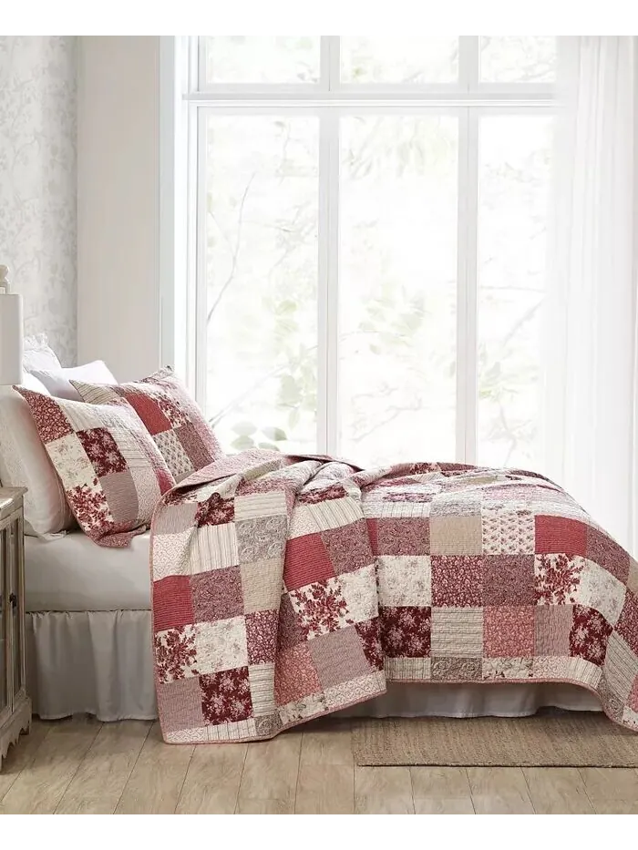Комплект двусторонних хлопковых одеял Celina в стиле пэчворк Laura Ashley — изображение 3 из 9, бежевый