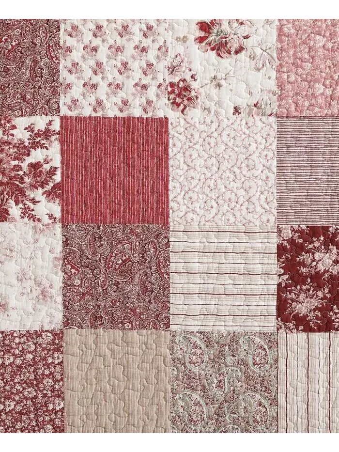 Комплект двусторонних хлопковых одеял Celina в стиле пэчворк Laura Ashley — изображение 7 из 9, бежевый