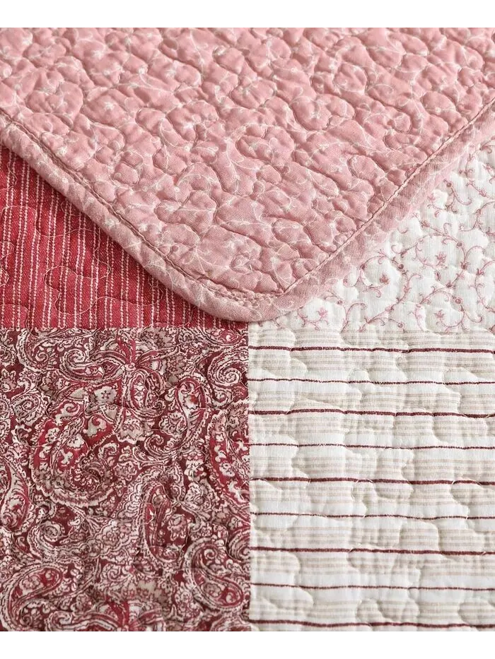 Комплект двусторонних хлопковых одеял Celina в стиле пэчворк Laura Ashley — изображение 9 из 9, бежевый
