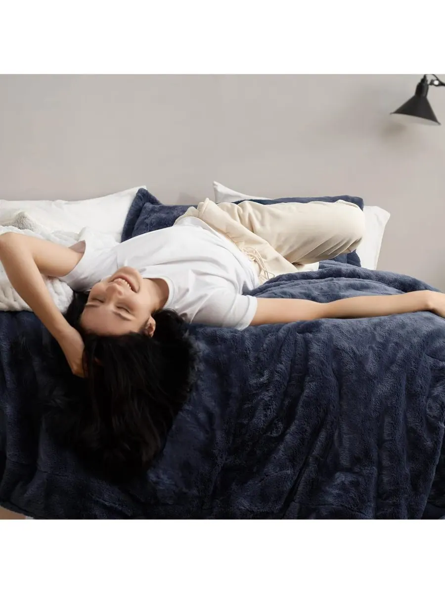 Комплект постельного белья Chunky Bunny увеличенного размера - Blue Steel Coma Inducer — изображение 6 из 9, синий