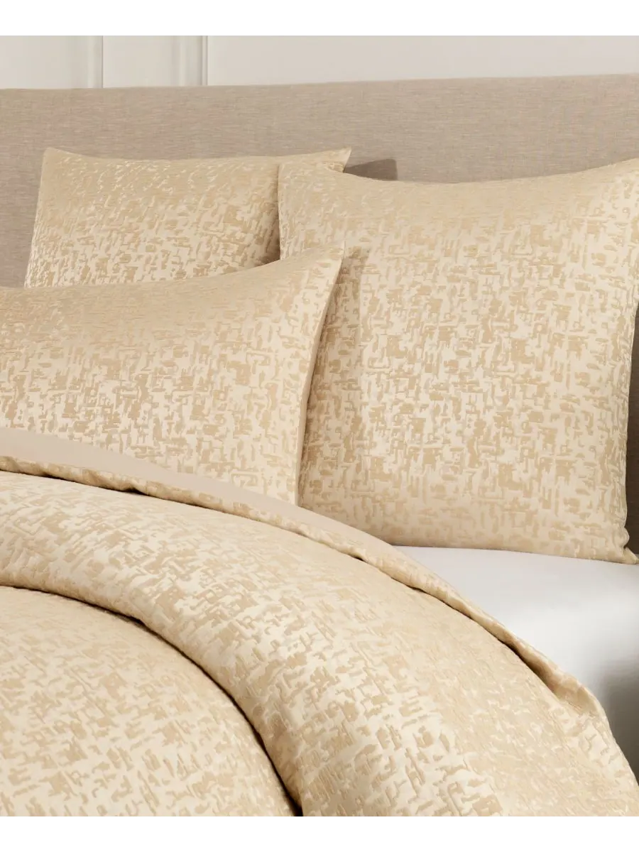 Фрагментная тканая наволочка, европейская Donna Karan Home, Gold, European Sham — изображение 3 из 4, золото