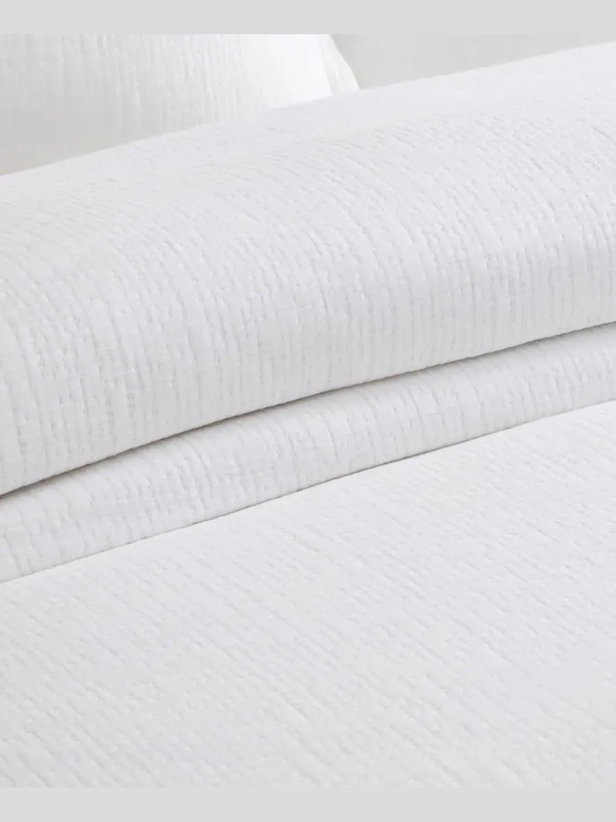 Комплект стеганого хлопкового пододеяльника с текстурой Matelasse, 3 предмета, Queen Levtex Home — изображение 7 из 9, белый
