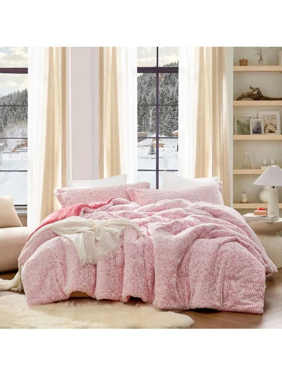 Комплект стеганого одеяла с плюшем Shortcake Strawberry Pink Coma Inducer — изображение 1 из 4, розовый