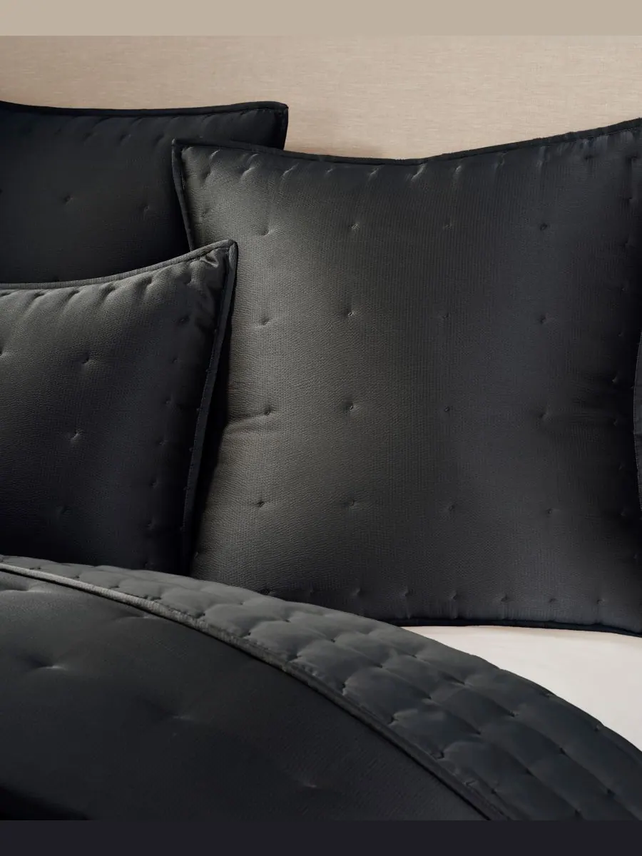 Шелковая наволочка с фактурой под молоток, европейский стиль Donna Karan Home, Black, European Sham — изображение 2 из 4