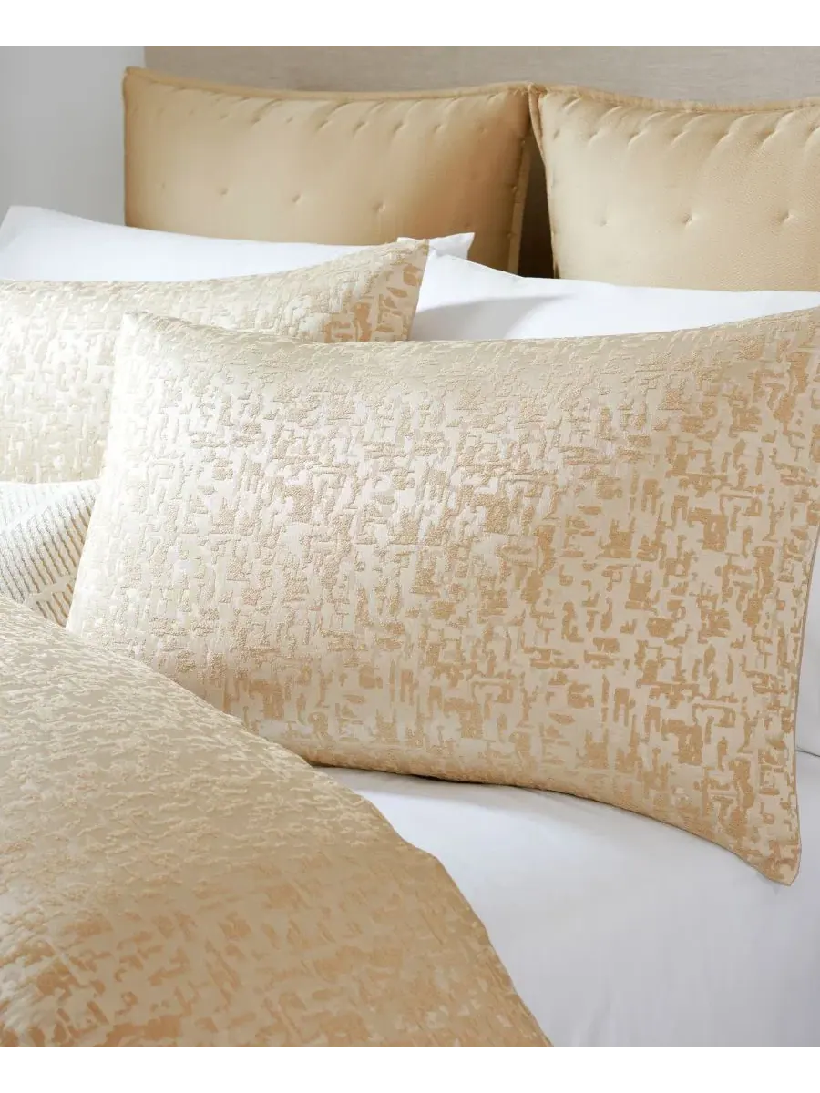 Наволочка фрагментная плетеная King Donna Karan Home — изображение 2 из 4, золото
