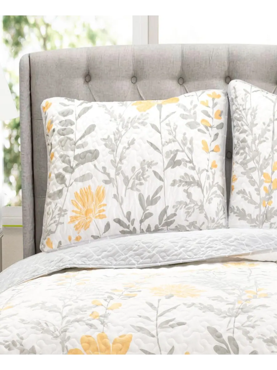 Комплект постельного белья Aprile Floral, 3 предмета, двусторонний, размер Full/Queen Lush Décor — изображение 2 из 5, желтый