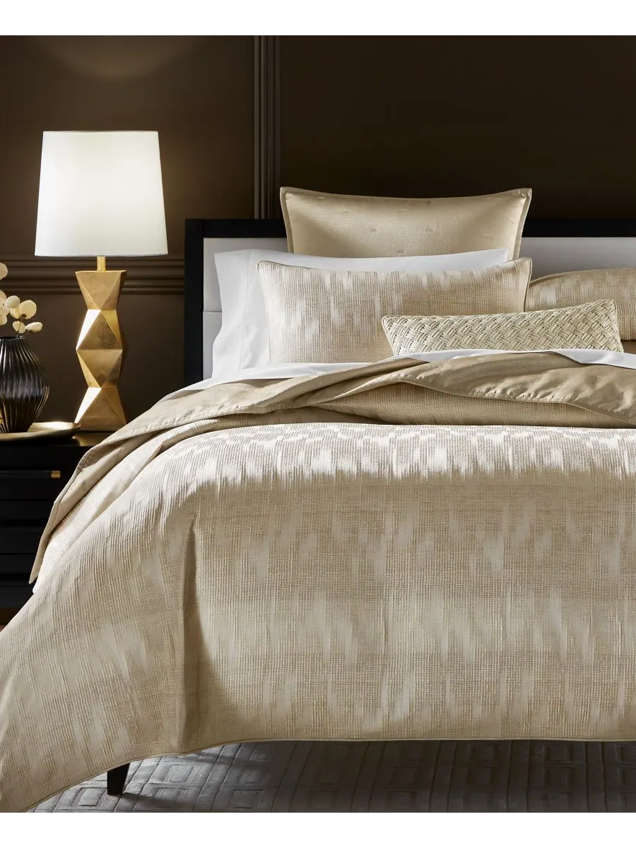 Комплект постельного белья с золотистой полосой, размер King Hotel Collection — изображение 1 из 8, золото