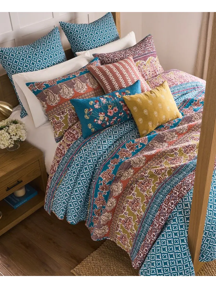 Покрывало двустороннее Kirana Reversible с наволочкой Levtex Home — изображение 4 из 5, мульти