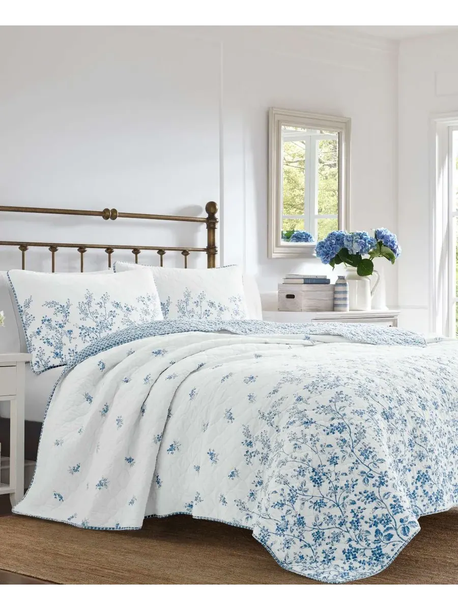 Комплект из трех двусторонних стеганых одеял Flora Cotton, размер King Laura Ashley — изображение 1 из 9, синий