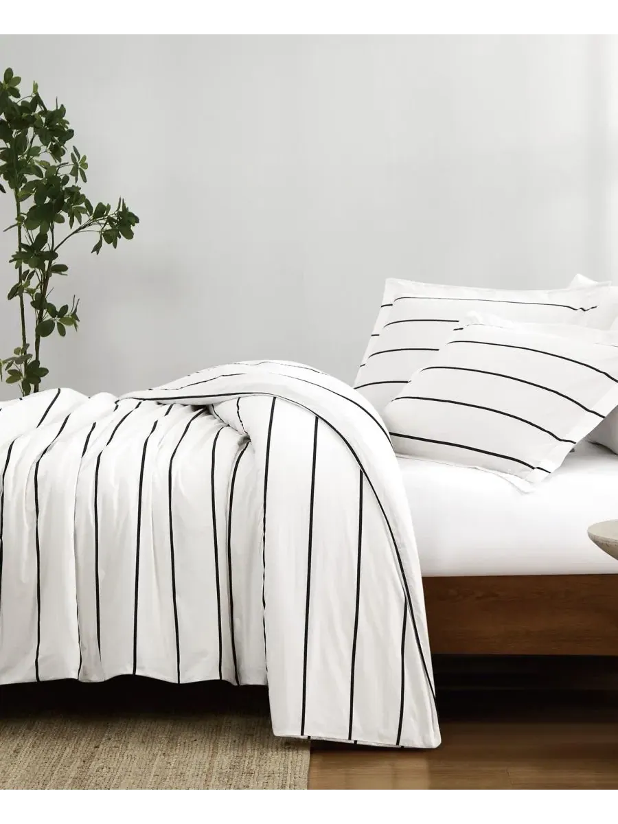 Комплект стеганого одеяла Hayward Stripe Brooklyn Loom — изображение 2 из 5, белый черный