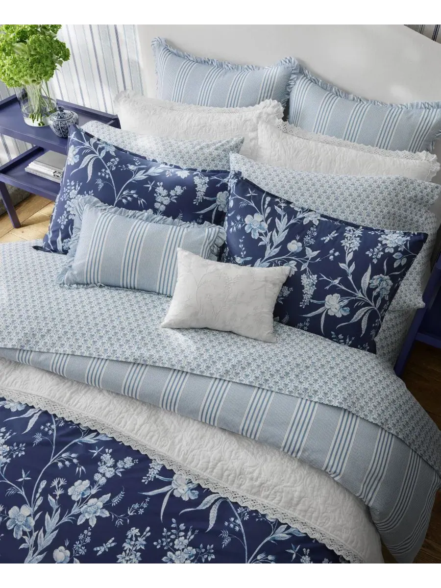 Комплект постельного белья Branch Toile из хлопка, двусторонний, 7 предметов, размер King Laura — изображение 3 из 10, синий