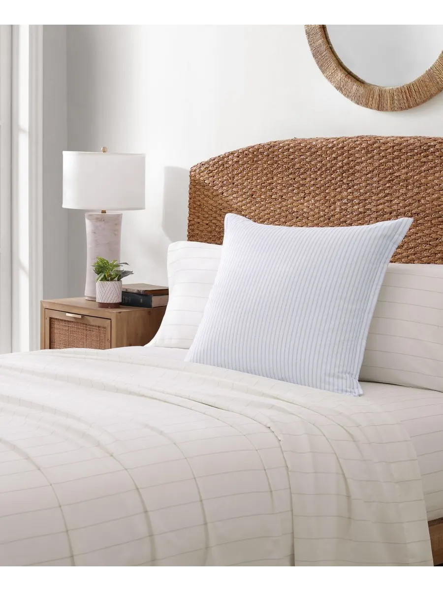 Наволочка Tommy Bahama Orchid Bay Stripe, европейская Tommy Bahama Home — изображение 2 из 5, синий